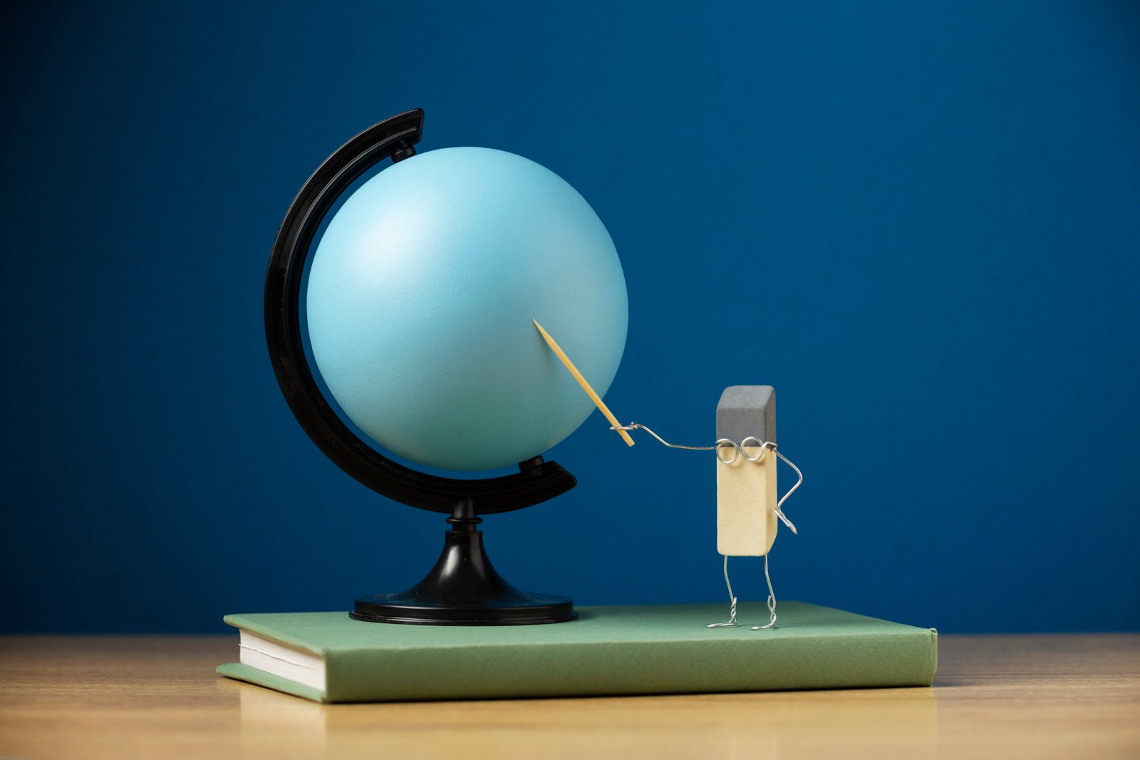 animated-eraser-globe-still-life-scaled